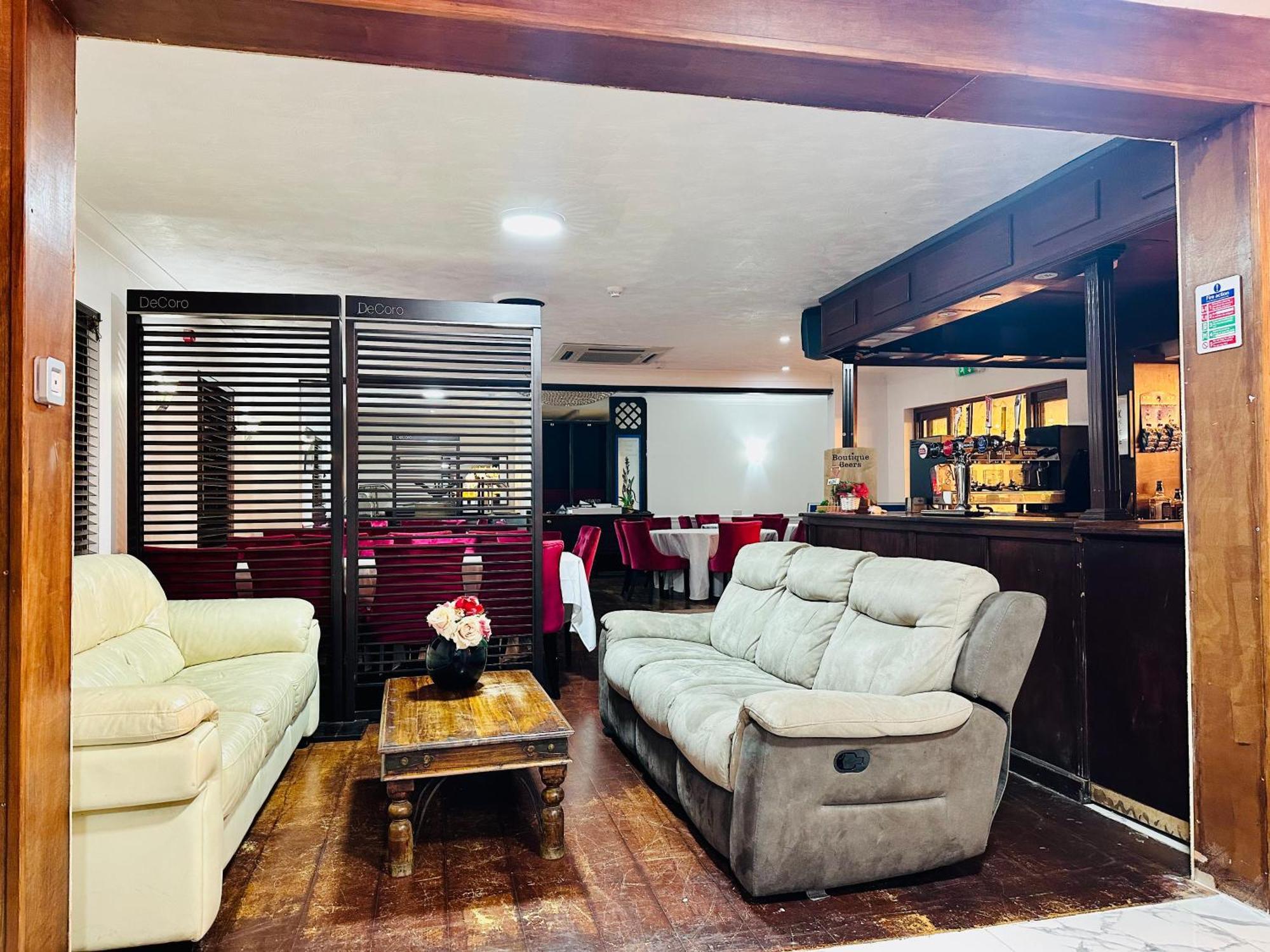 Papworth Everard Oyo Stay Inn Express, Cambridge מראה חיצוני תמונה