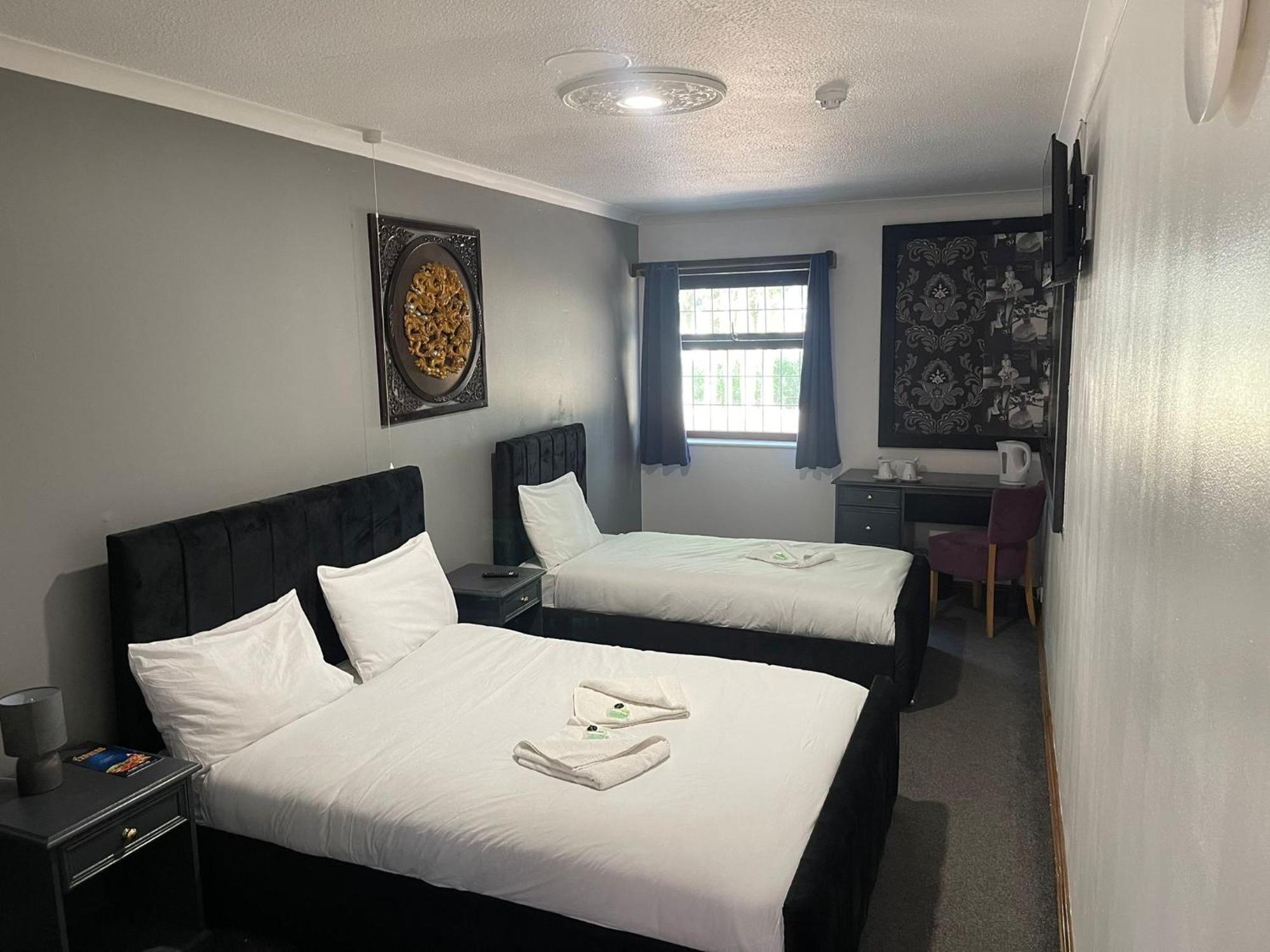 Papworth Everard Oyo Stay Inn Express, Cambridge מראה חיצוני תמונה